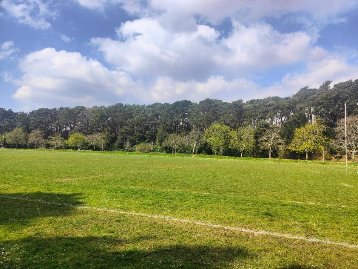 Peaceful Getaway In Forested Park Bournemouth Exterior photo